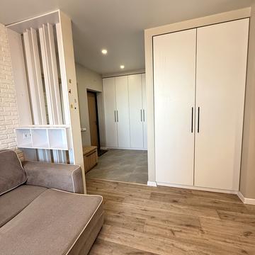 Олександрівська вул., 1