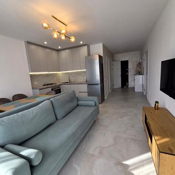 Степана Бандери вул., (Будинок 4)