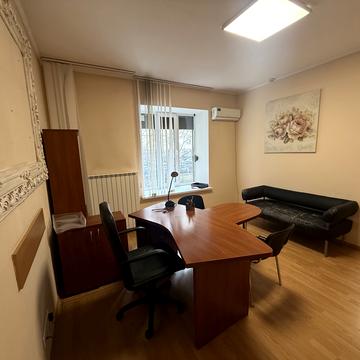 Олександра Кониського вул., 48/13