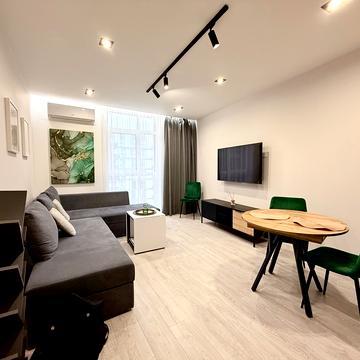 Вячеслава Чорновола просп. (), 16ж