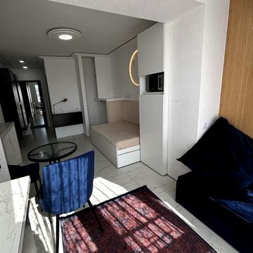 Жилянська вул., 72