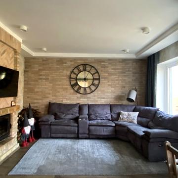 Олександрівська, 27