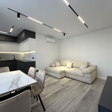 Салютна вул., 2к18