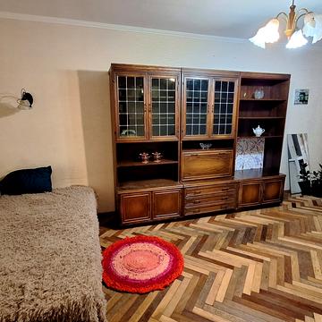 Петра Ніщинського вул., 8