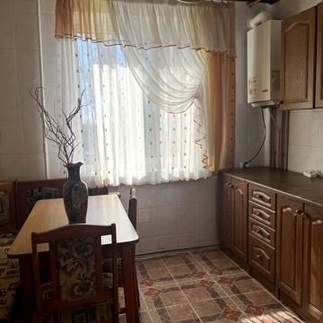 Полтавська вул., 28 к1