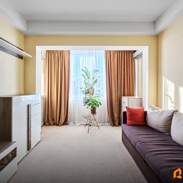 Мілютенка вул., 10/1