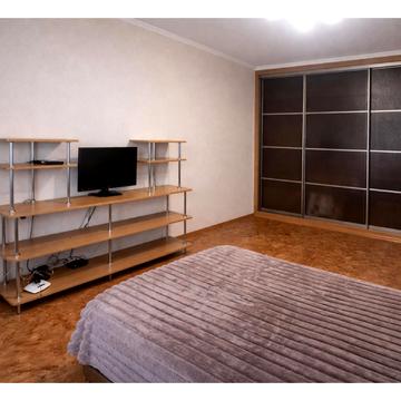 Старокозацька вул. (Комсомольська), 2