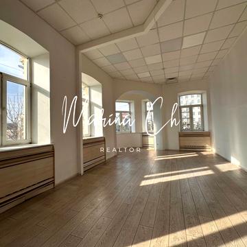 Княгині Ольги вул. (Горького), 2