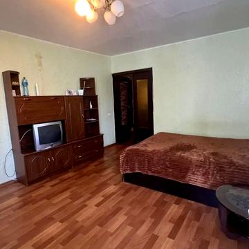 Москалівська вул. (Жовтневої Революції), 9