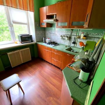 Любінська вул., 10