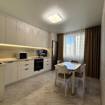 Перлинна вул., 10