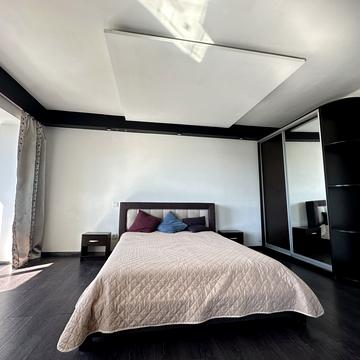 Привокзальна вул., 8