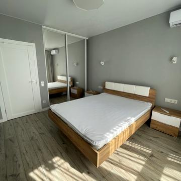 Джона Маккейна вул. (Івана Кудрі), 1-Б