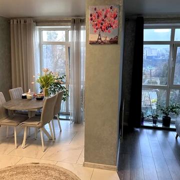 Залізнична вул., (Будинок 2)