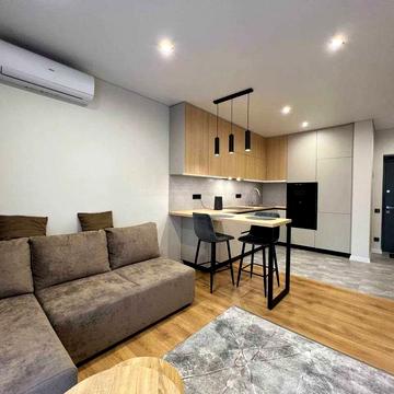 Предславинська вул., 44