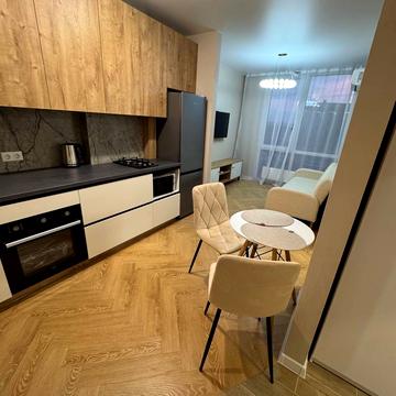 Поліська вул., (Будинок 3)