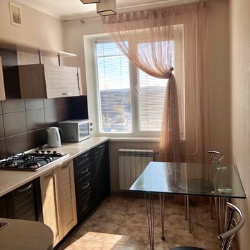 Українська вул., 1