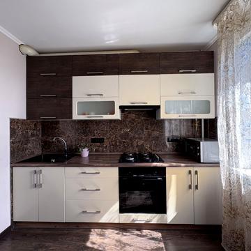 Бориса Грінченка вул., 1