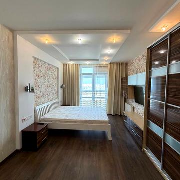 Леся Курбаса просп., 7-Б