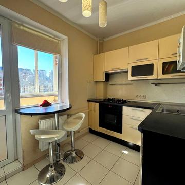 Урлівська вул., 1/8