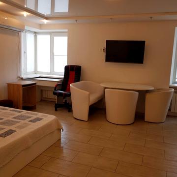 Москалівська вул. (Жовтневої Революції), 7