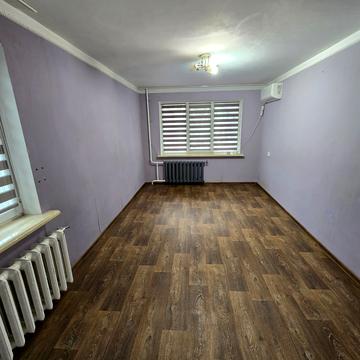 Театральна вул. (Васляєва), 31