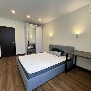 Європейського Союзу просп. (Правди), 41-Е