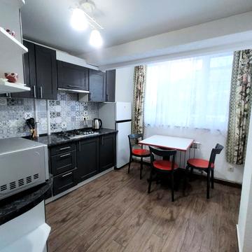 Торгова вул., 1а