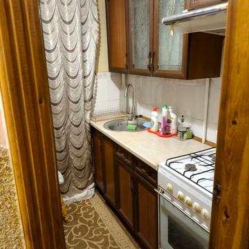 Євгена Плужника вул., 3