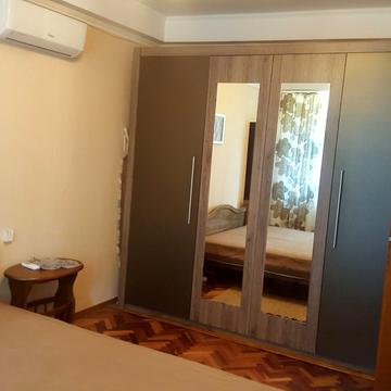 Миколи Міхновського бульв. (Дружби народів), 6