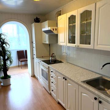 Вячеслава Липинського вул., 1-Б