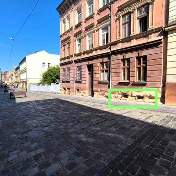 Лесі Українки вул., 43