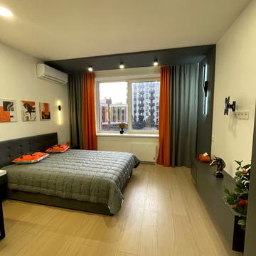 Героїв Небесної Сотні просп., (Будинок 20/10)