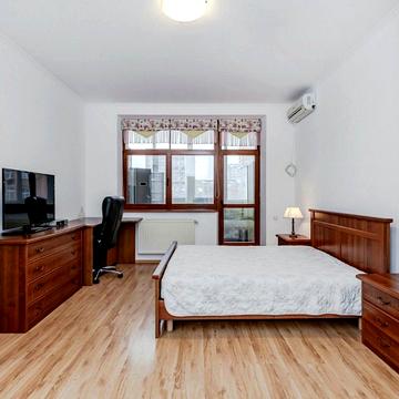 Павлівська вул., 18