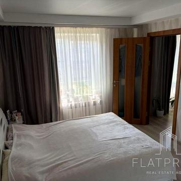 Чорнобильська вул., 11