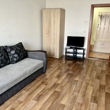 Григорія Ващенка вул., 1