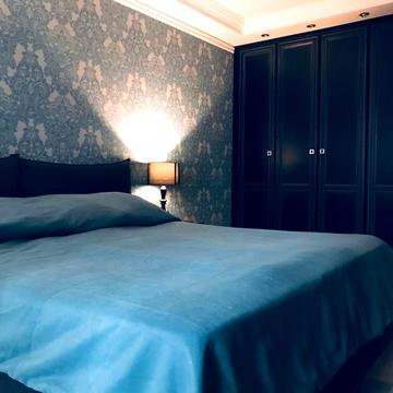 Анни Ахматової вул., 43