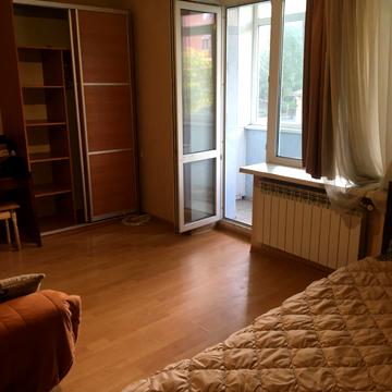 Хлібна вул., 1