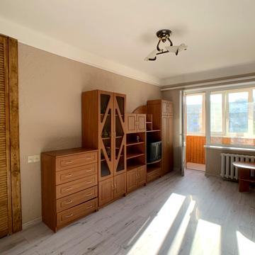 Вінстона Черчилля вул. (Червоноткацька), 22-Б