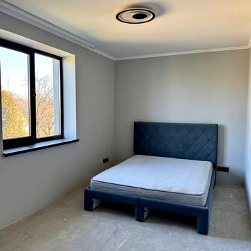 Центральна вул.