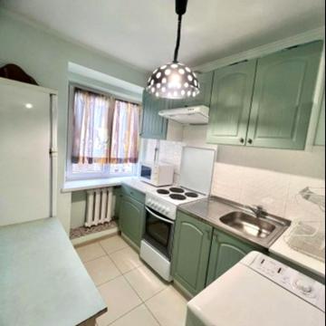 Володимира Сосюри вул., 46