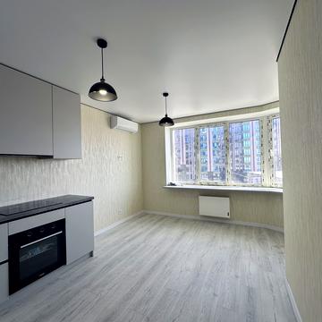 Героїв Небесної Сотні просп., 16/10