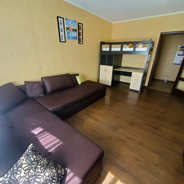 Драгоманова вул., 1-К