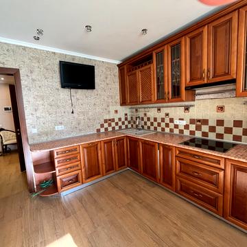 Драгоманова вул., 1-А