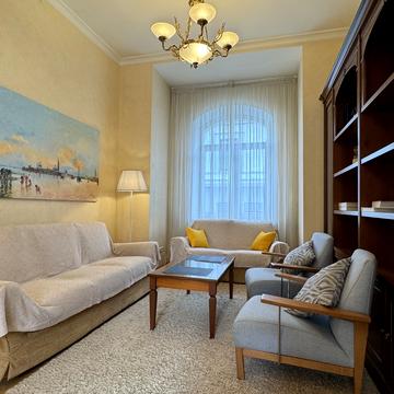 Богдана Хмельницького вул., 9б-в