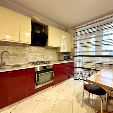 Івана Рубчака вул., 21