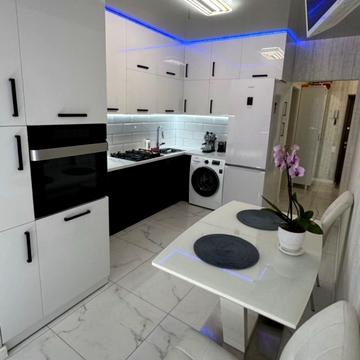 Карла Мікльоша вул., 27