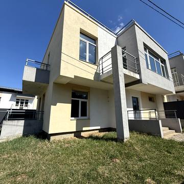 Пилипа Орлика вул., 42