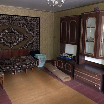 Квітнева вул., 1