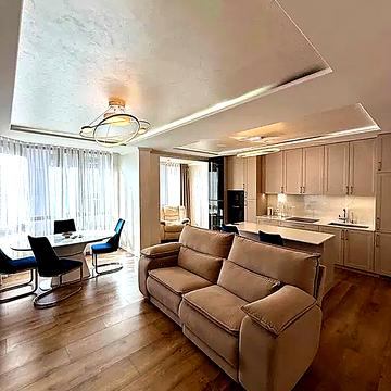 Ґарета Джонса вул. (Сімї Хохлових), 12